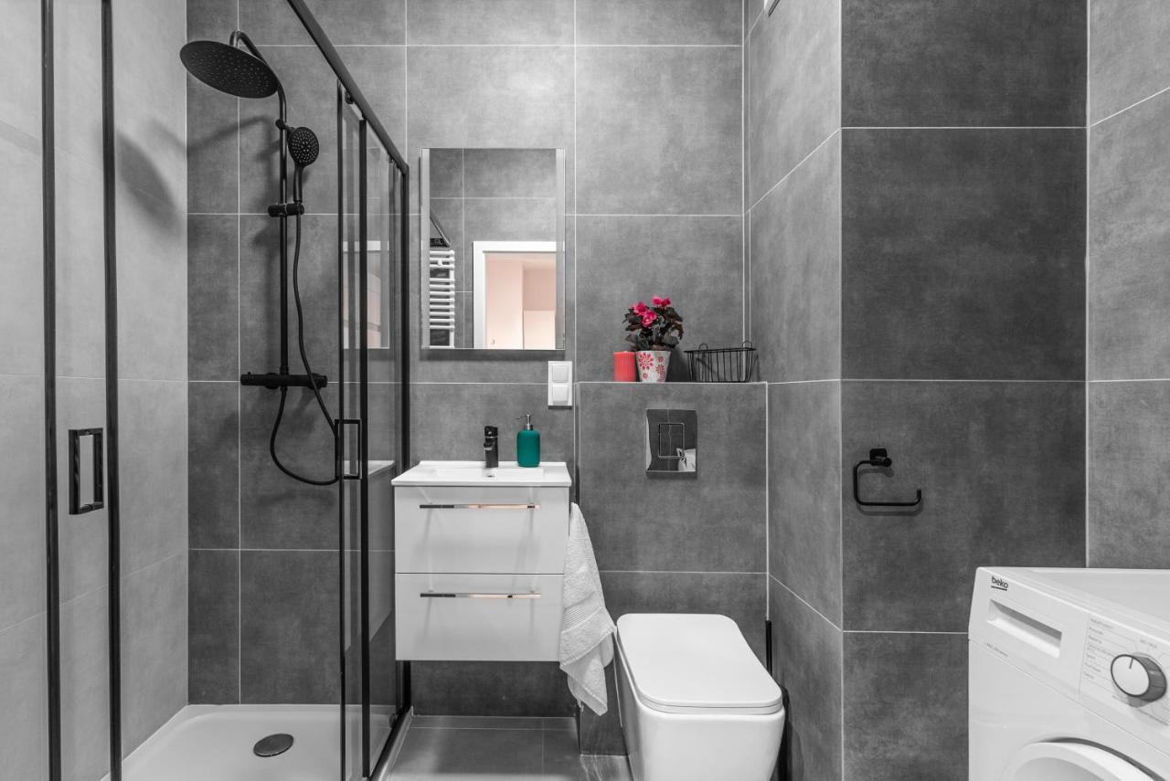 Apartamenty Homely Place Blisko Starego Rynku - Parking Poznań Exterior foto