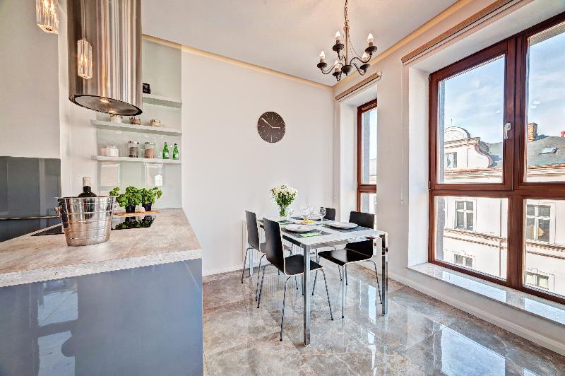 Apartamenty Homely Place Blisko Starego Rynku - Parking Poznań Exterior foto